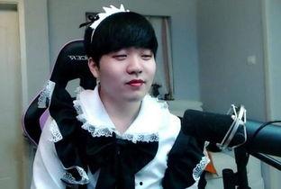 魏县小佛爷女装吃瓜视频,揭秘网络红人幕后生活